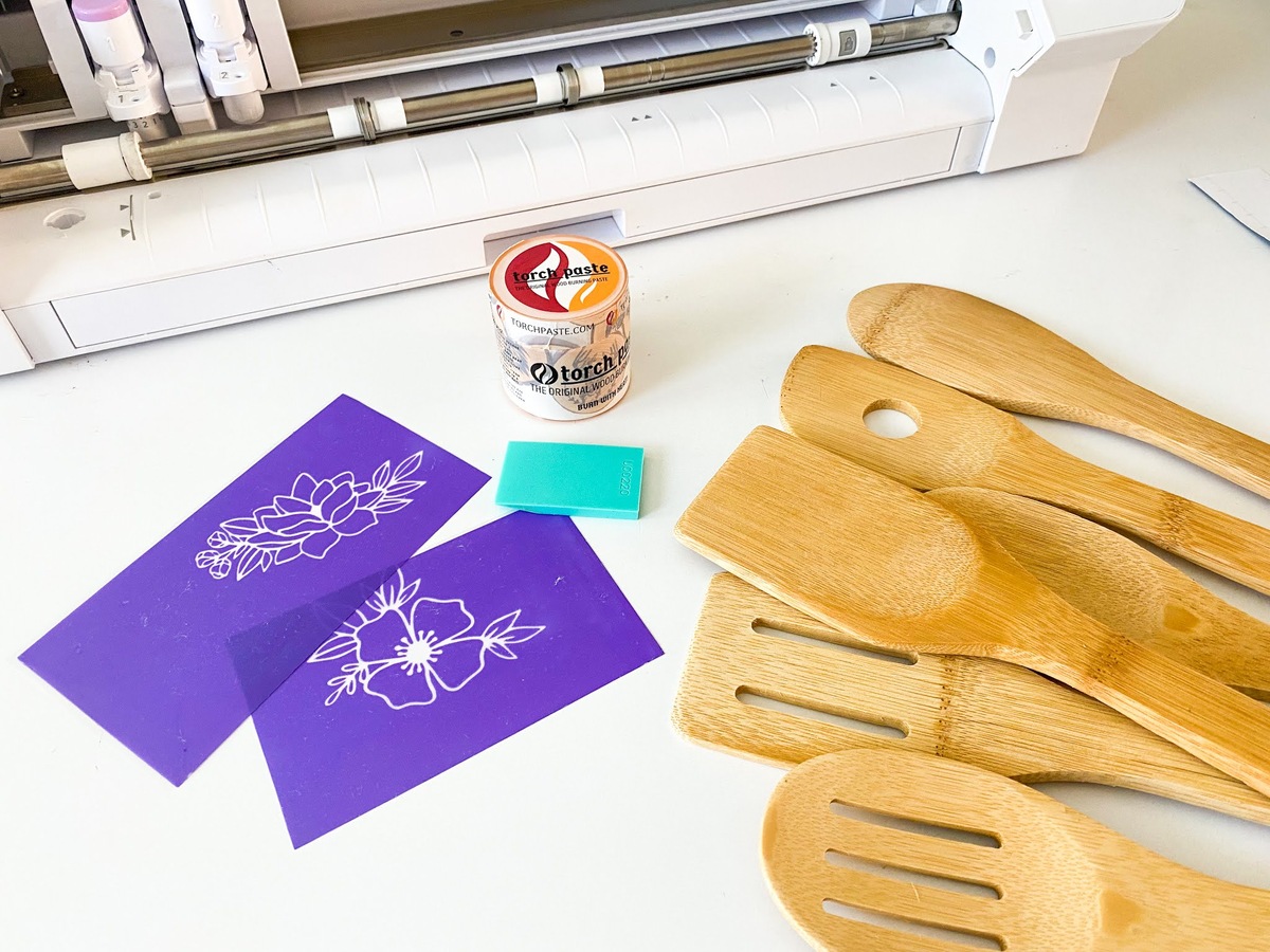 Фото: https://www.silhouetteschoolblog.com/