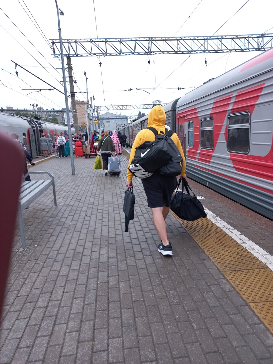 Абитуриент приехал покорять столицу.