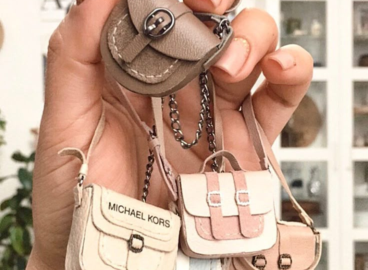 Сумочки, схемы и выкройки для Барби.