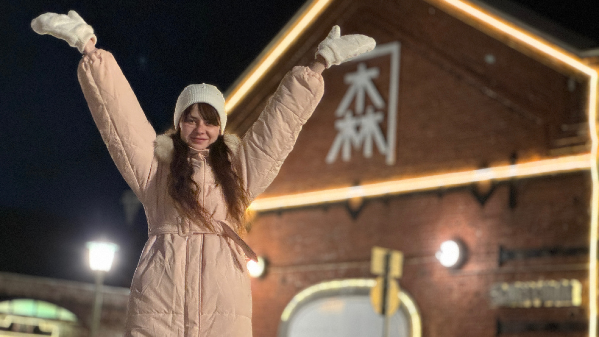 Автор блога. Ради поездки на Хоккайдо купила шапку и варежки 