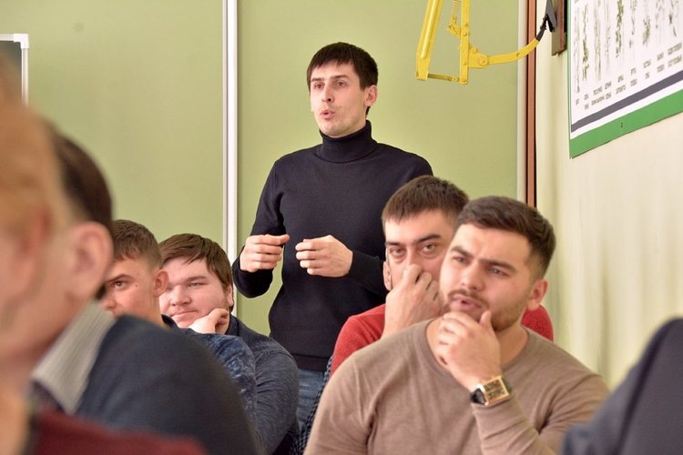    Знать и применять современные агротехнологии учат фермеров в ЮУрГАУ