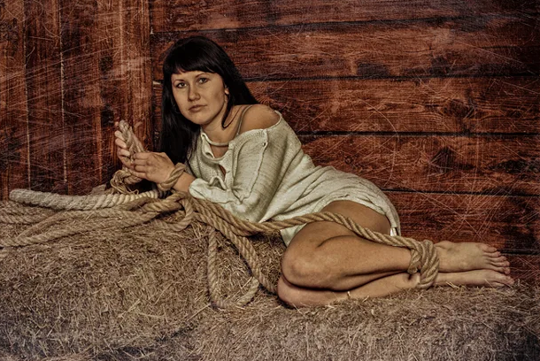 Пленная девушка