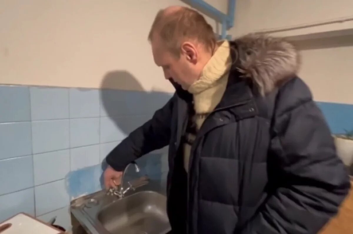    Обитатели волгоградской общаги жалуются на жизнь в условиях средневековья