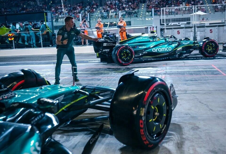    Энди Коуэлл считает, что Aston Martin может повторить успех McLaren Aston Martin