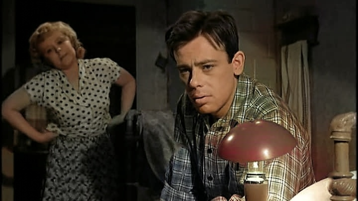 Лев Круглый в фильме "Впереди крутой поворот"