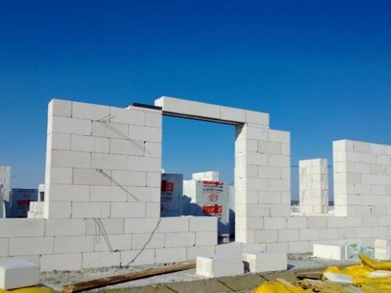 Возведение стен частного дома из газосиликатных блоков
