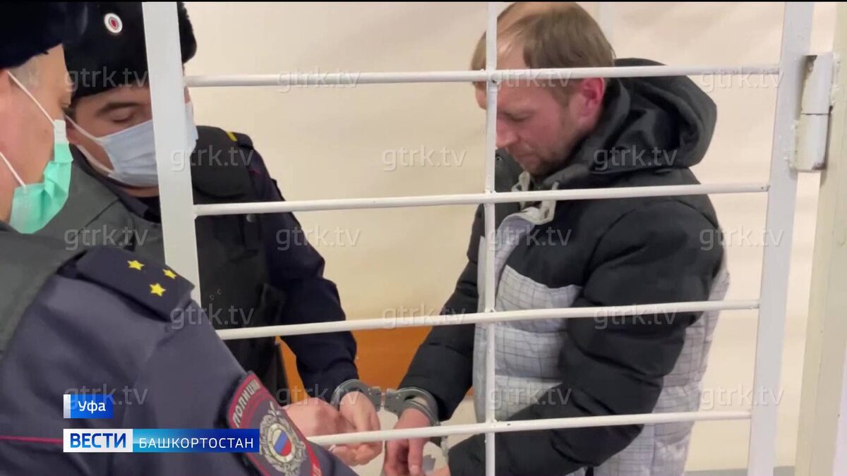    Убивал двумя ножами: в Уфе арестовали обвиняемого в зверской расправе над другом