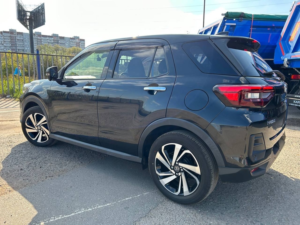 В максимальной комплектации Z кроссовер комплектуется литыми дисками R17 в фирменном стиле