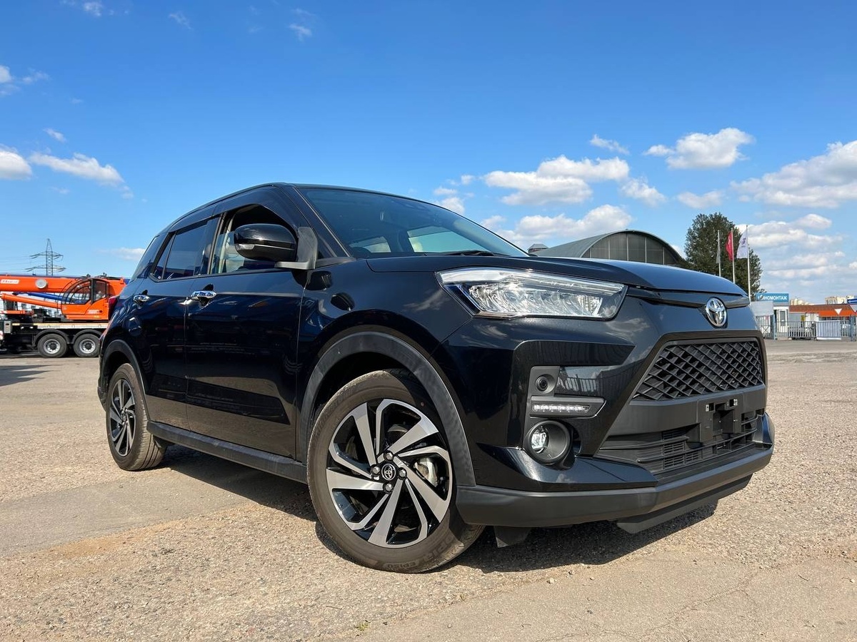 В старших комплектациях присутствует ДХО и противотуманные фонари