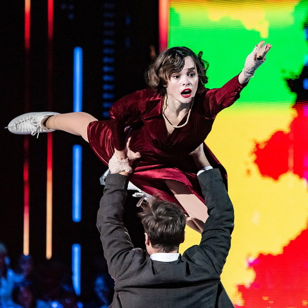     Ангелина Стречина травмировала руку на «Народном ледниковом»