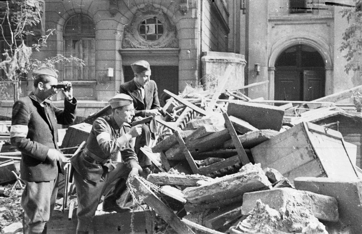 Бои в восставшей Варшаве