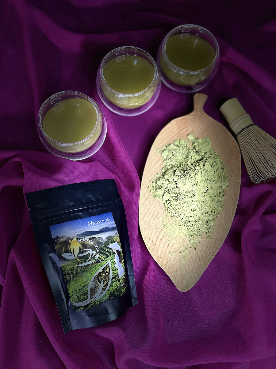 На фото чай матча бренда "Энергия Леса"