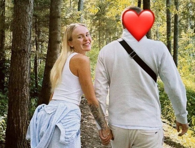Милена Безбородова с женихом (фото из Telegram)