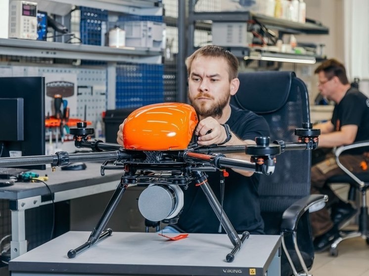     В Петербурге выпускается треть всех российских беспилотников. Фото: t.me/a_beglov