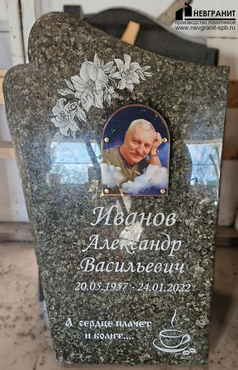 Памятник из гранита Балтик Грин 