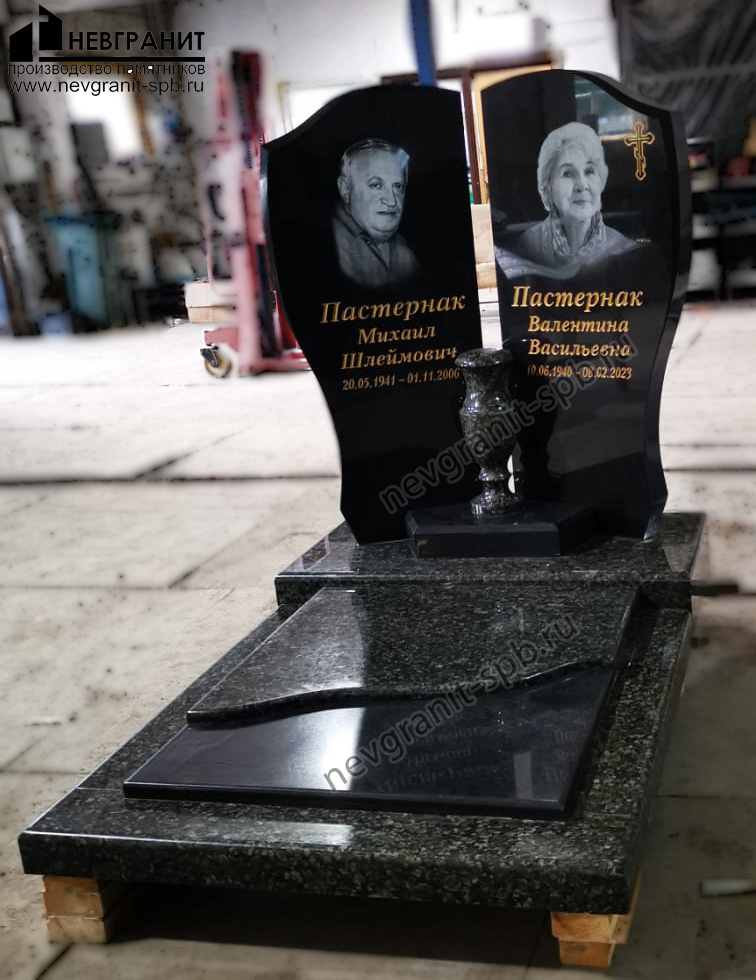 Мемориальный комплекс из Балтик Грина и габбро- диабаза