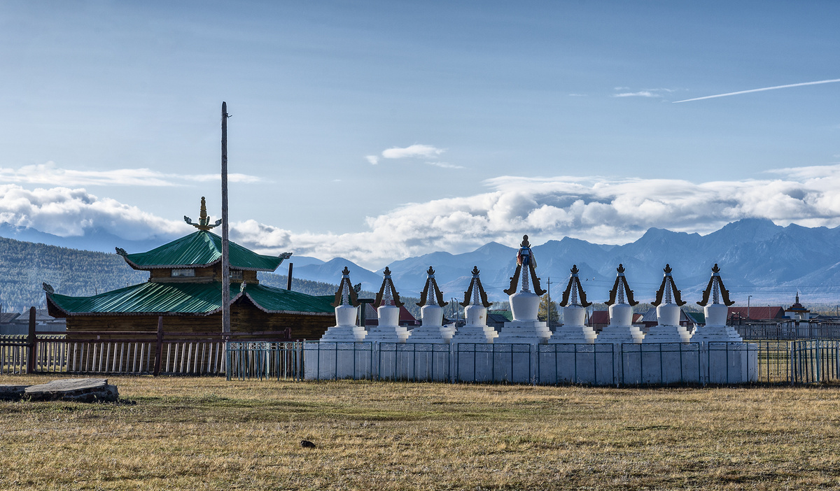 Утро перед отъездом. Дацан и ступы.