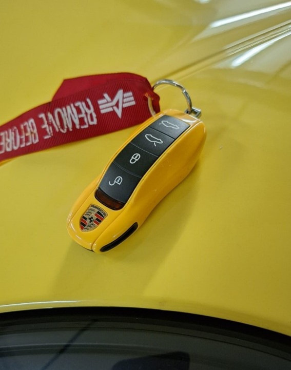 Ключ от Porsche :)