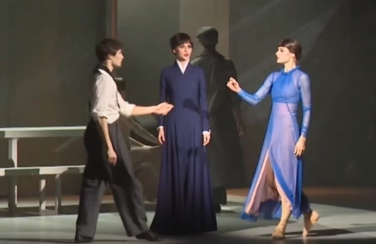    Спектакль «Две Анны».