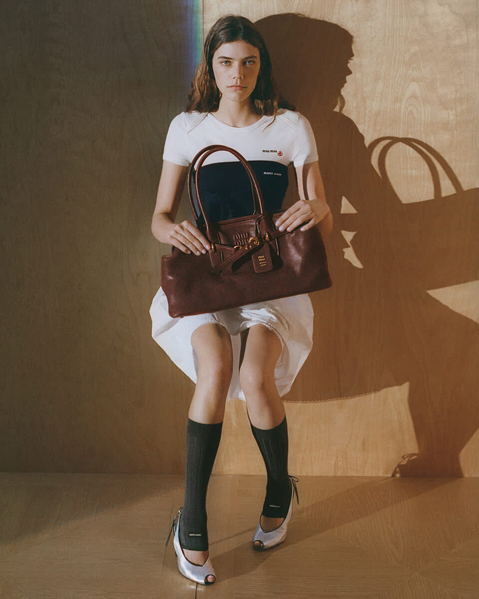    Miu Miu выпустил рекламную кампанию коллаборации с брендом Petit Bateau (фото 1)