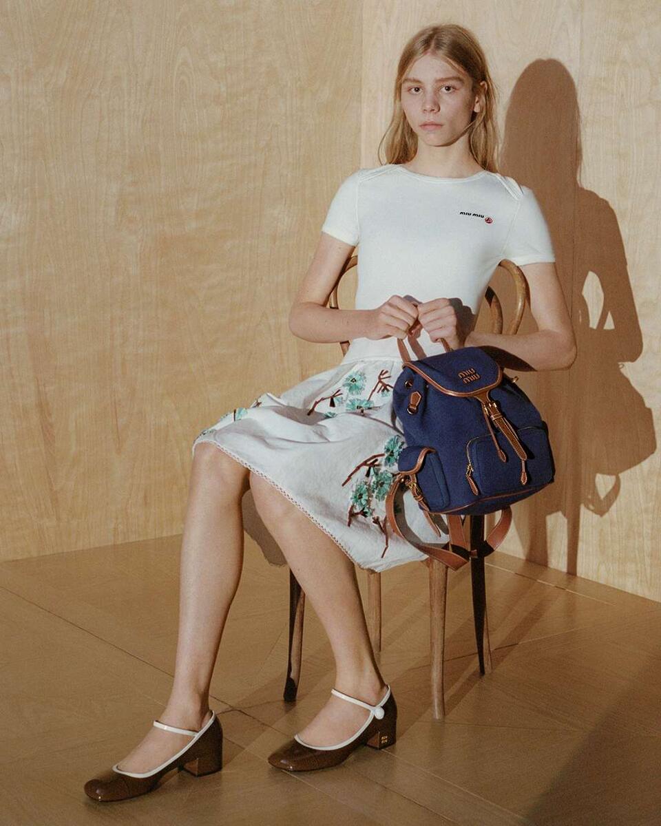    Miu Miu выпустил рекламную кампанию коллаборации с брендом Petit Bateau (фото 3)