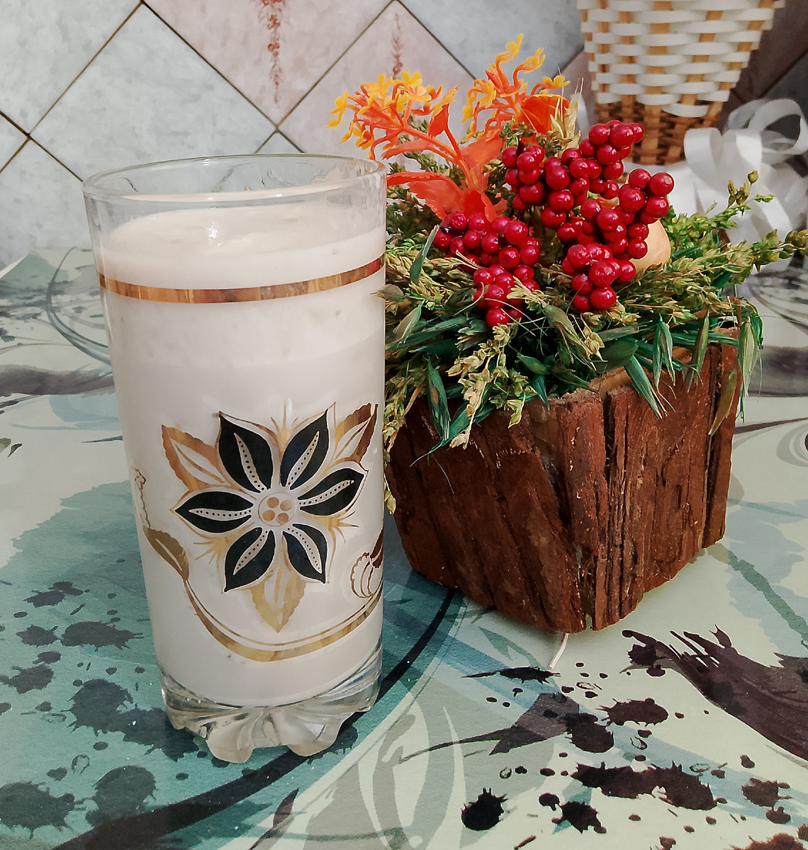 Смузи из яблок с бананом и молоком.