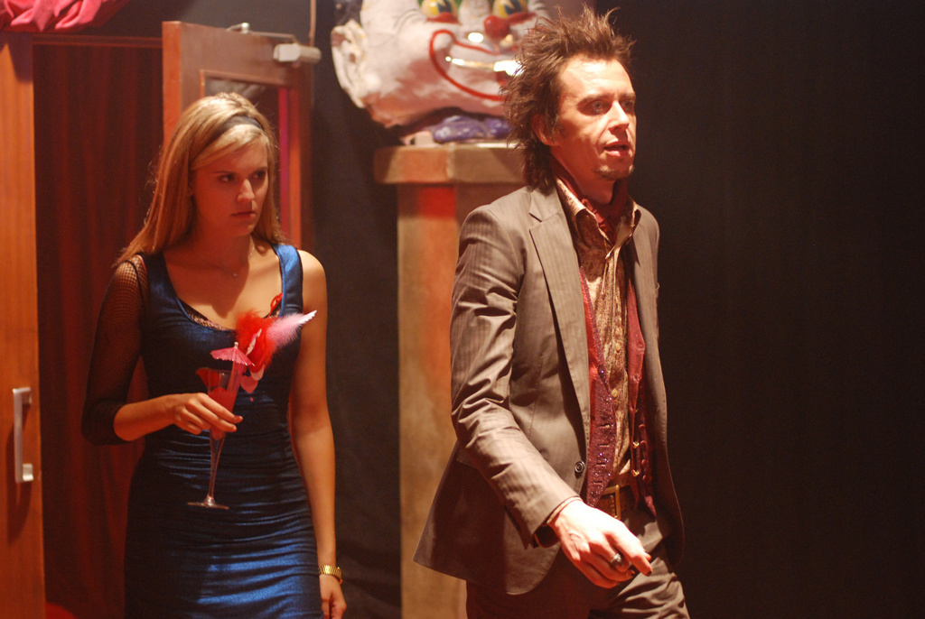 Пролистните изображение, чтобы увидеть следующий кадр из фильма «Малиса в стране чудес» (2009)