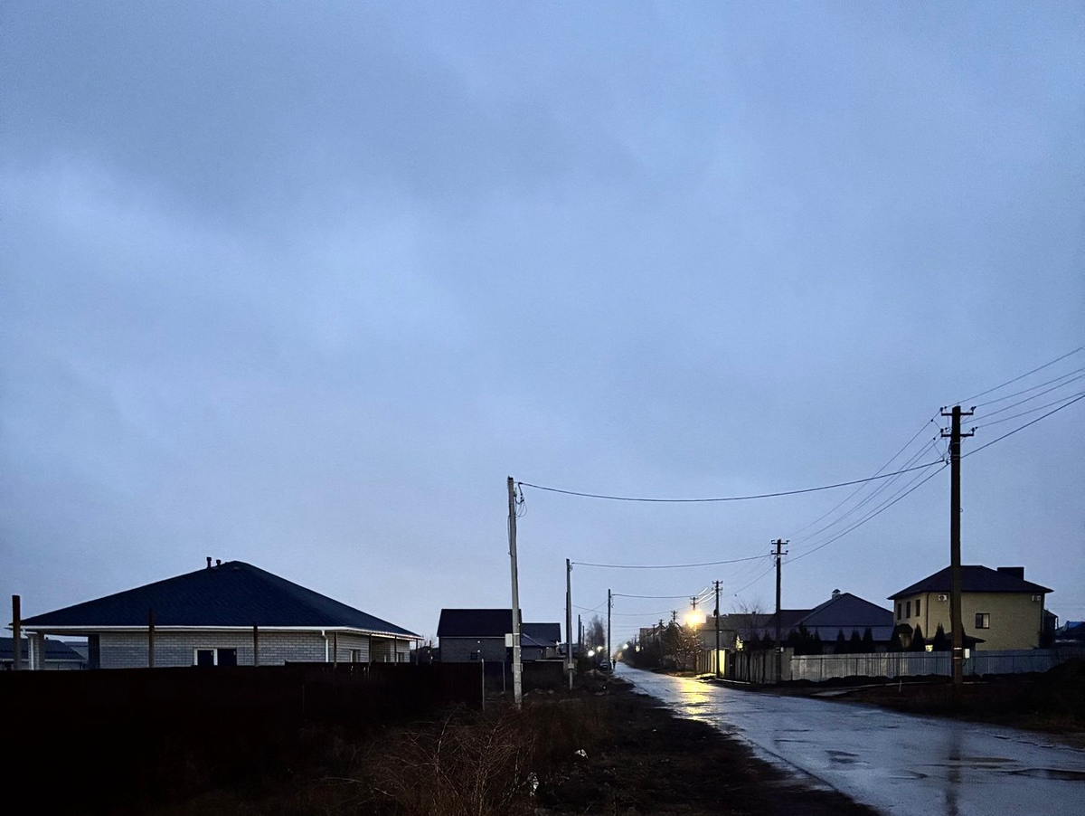 Утро. 7.00. Наша улица. Температура воздуха +1.