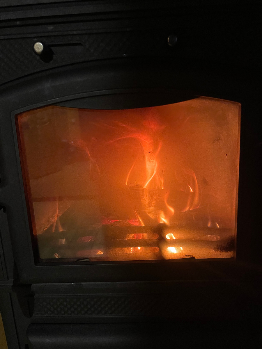 Труба-прямая, тяга была шикарной. Дрова сырые или ….?