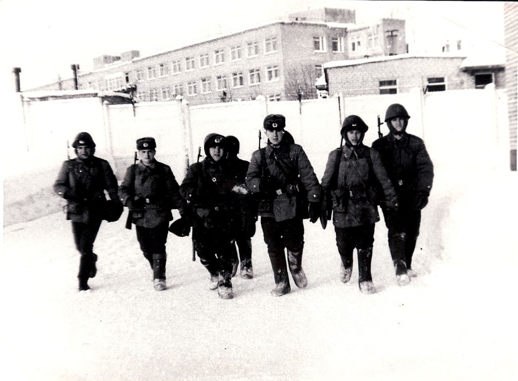 Казарма и военный городок в/ч 3426, зима 80-е годы прошлого века.(фото из открытых источников)