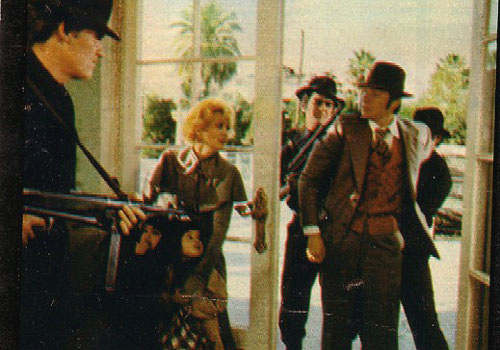 Кадр из фильма "Бархатный сезон" / kino-teatr.ru