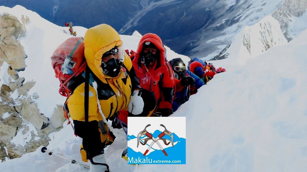 Восхождение на Манаслу 8163. Команда Макалу Экстрим и Оксана Морнева на Вершине.