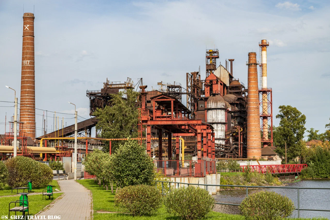 Уральские заводы всегда поражают своими масштабами. Советую посмотреть на это воочию. В прошлую поездку были в Эко-индустриальном музее технопарке "Старый Демидовский завод 🔥