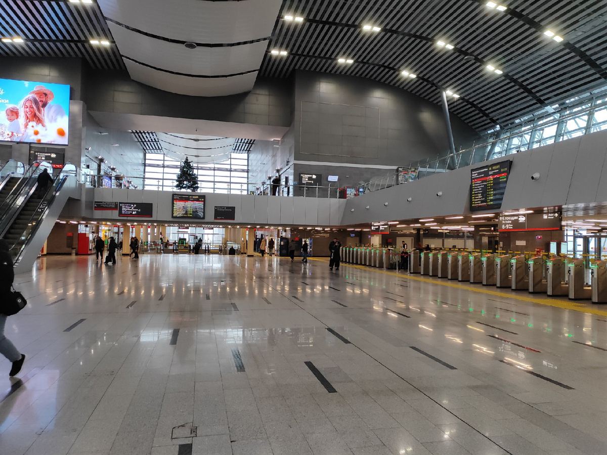 Новое здание вокзал Адлера изнутри