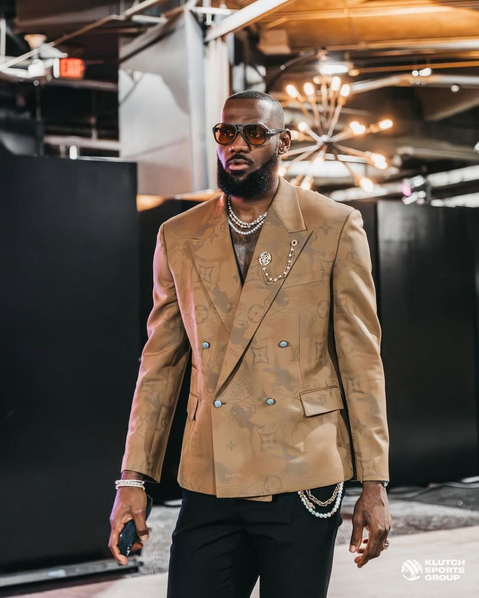 Леброн Джеймс