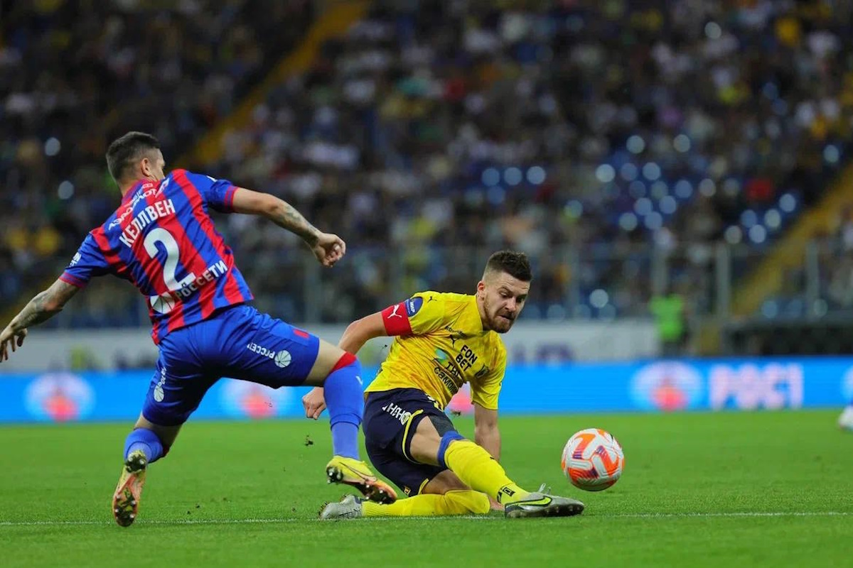    Капитан "Ростова" Глебов никак не сменит клуб. Фото: пресс-служба ФК "Ростов"