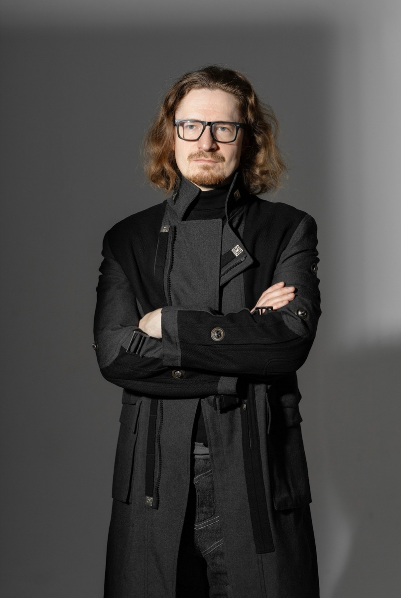 Моё любимое пальто Адама Дженсена. Не люблю простые вещи. Там не надо думать. Чем сложнее задача, тем интереснее её решать. ⬆️