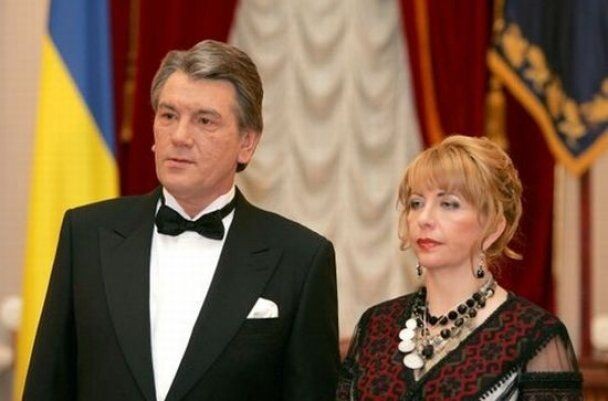 Экс-президент Украины Виктор Ющенко и его вторая жена Екатерина (Кэтрин-Клэр) Ющенко (девичья фамилия Чумаченко). Фото взято с ресурса Яндекс.Картинки 