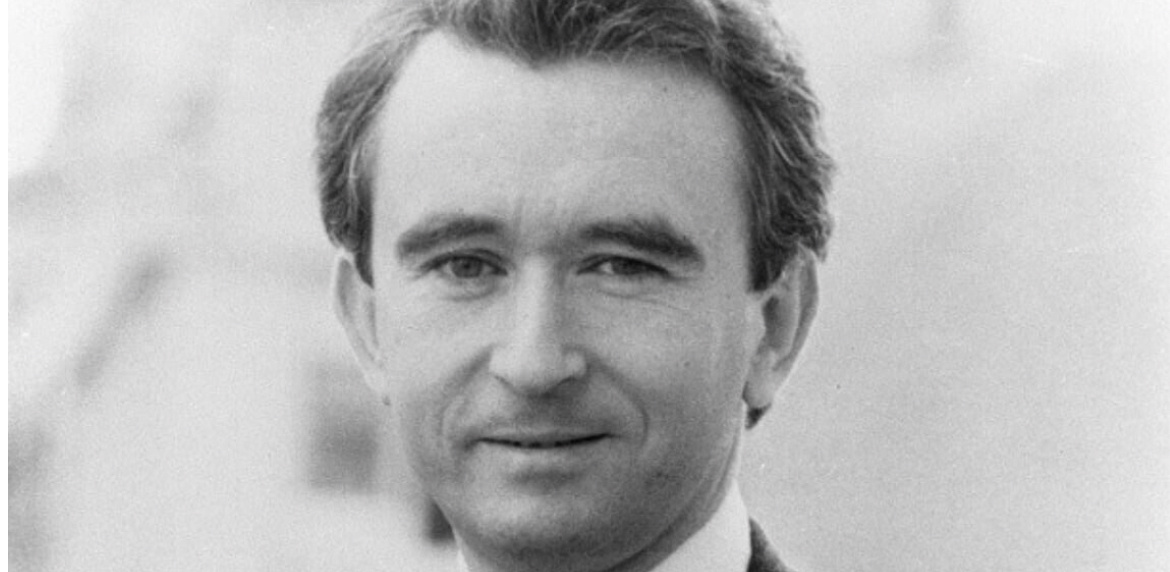 "Будущий миллиардер начинал как инженер. Как образование помогло ему захватывать бренды?"