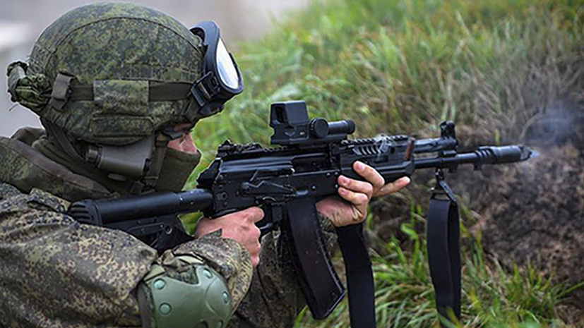     Военнослужащий ВС РФ с АК-12  Министерство обороны РФ