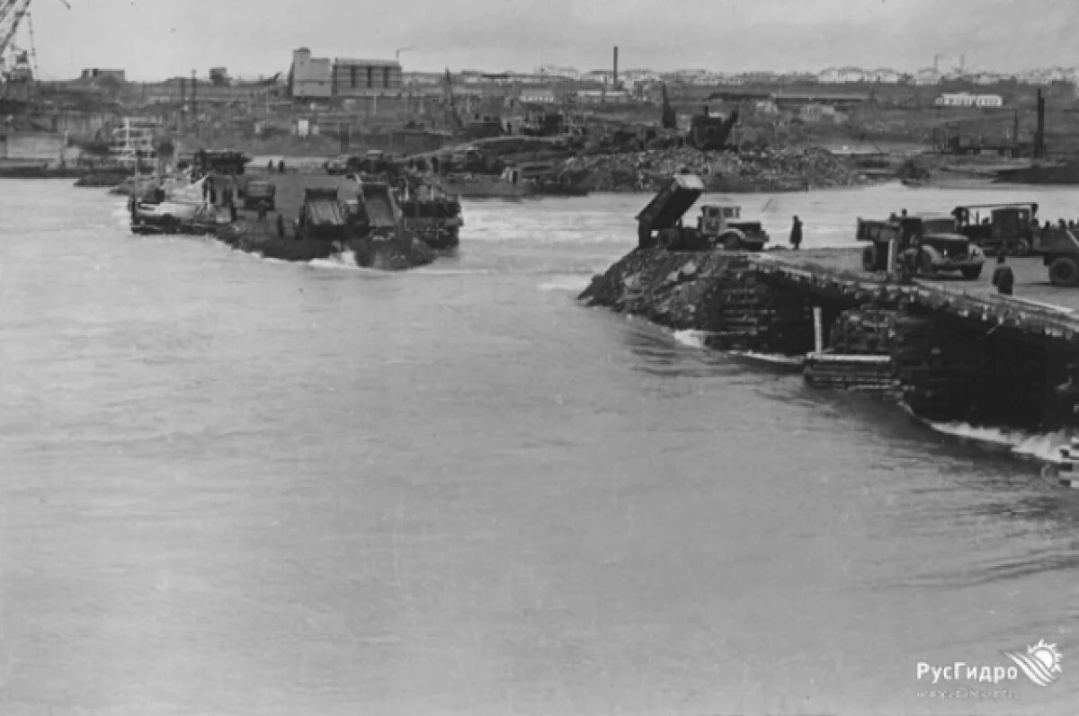    Опубликованы архивные фото строительства Новосибирской гидроэлектростанции