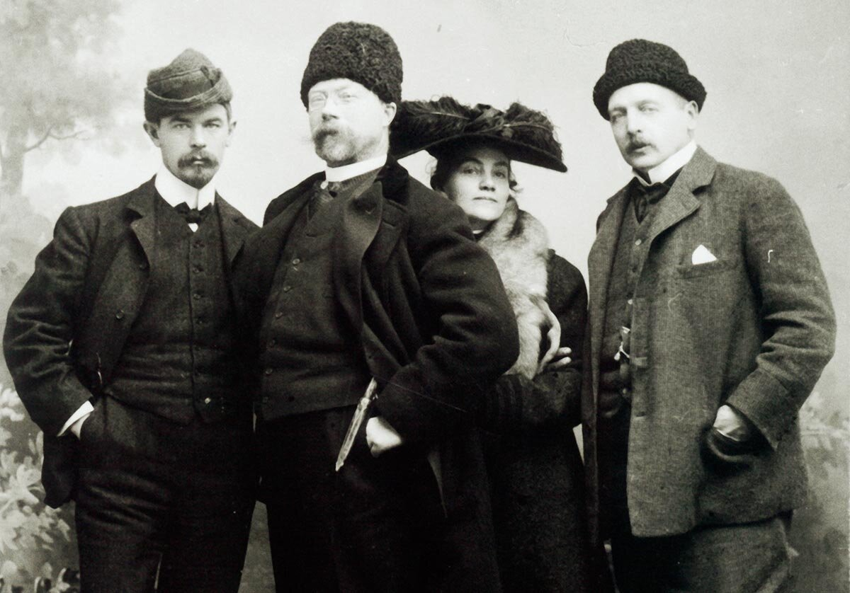 Супруги Ларссон в центре