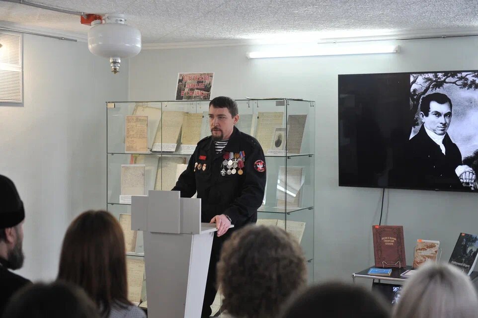 От региональной организации ветеранов СВО "Вежливые люди"  выступил Филлер Александр Юрьевич