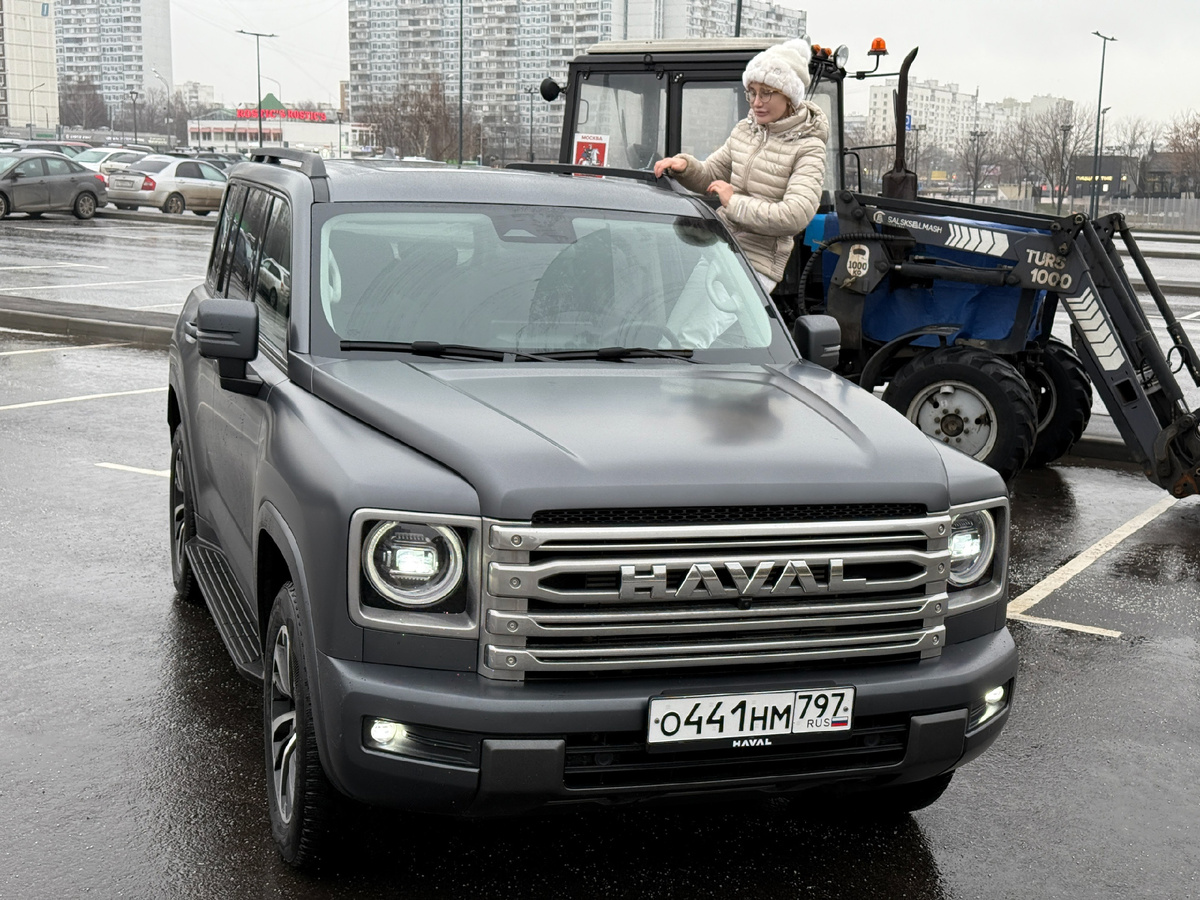 Haval H9 в классическом чёрном цвете.