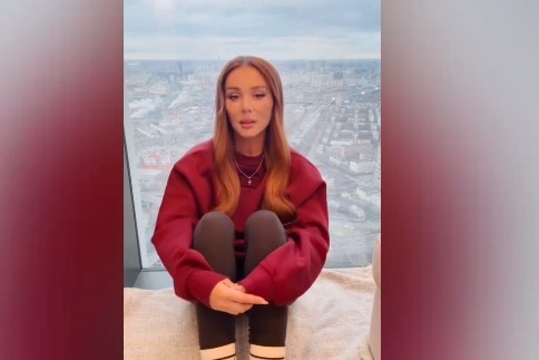 Кадр из видеообращения Анны Седоковой, скрин автора канала 