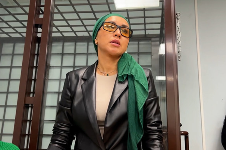    «Все показывали свою красивую жизнь», — отметила Габдулхаева, упомянув ныне осужденную на 4,5 года «досудебщицу» Лилию Нуриеву (на фото). «Я поверила. Репутация была у Лилии Наилевны», — добавила вкладчица.   
Фото: «БИЗНЕС Online»