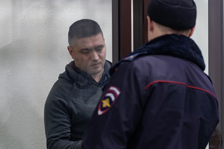    «Прошу прощения у потерпевших, у родных и близких», — говорил во вторник в суде уже уволенный старший инженер управления капитального строительства ОЭЗ «Алабуга» Самир Мустафаев