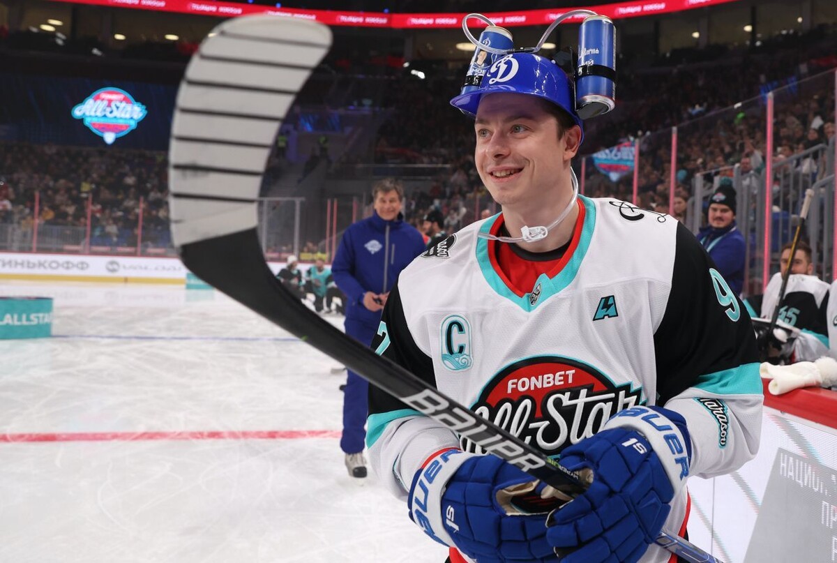 Никита Гусев делает шоу на "Матче звезд" КХЛ.