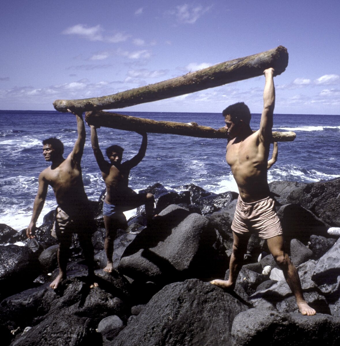 Тонганские робинзоны на вулканических скалах