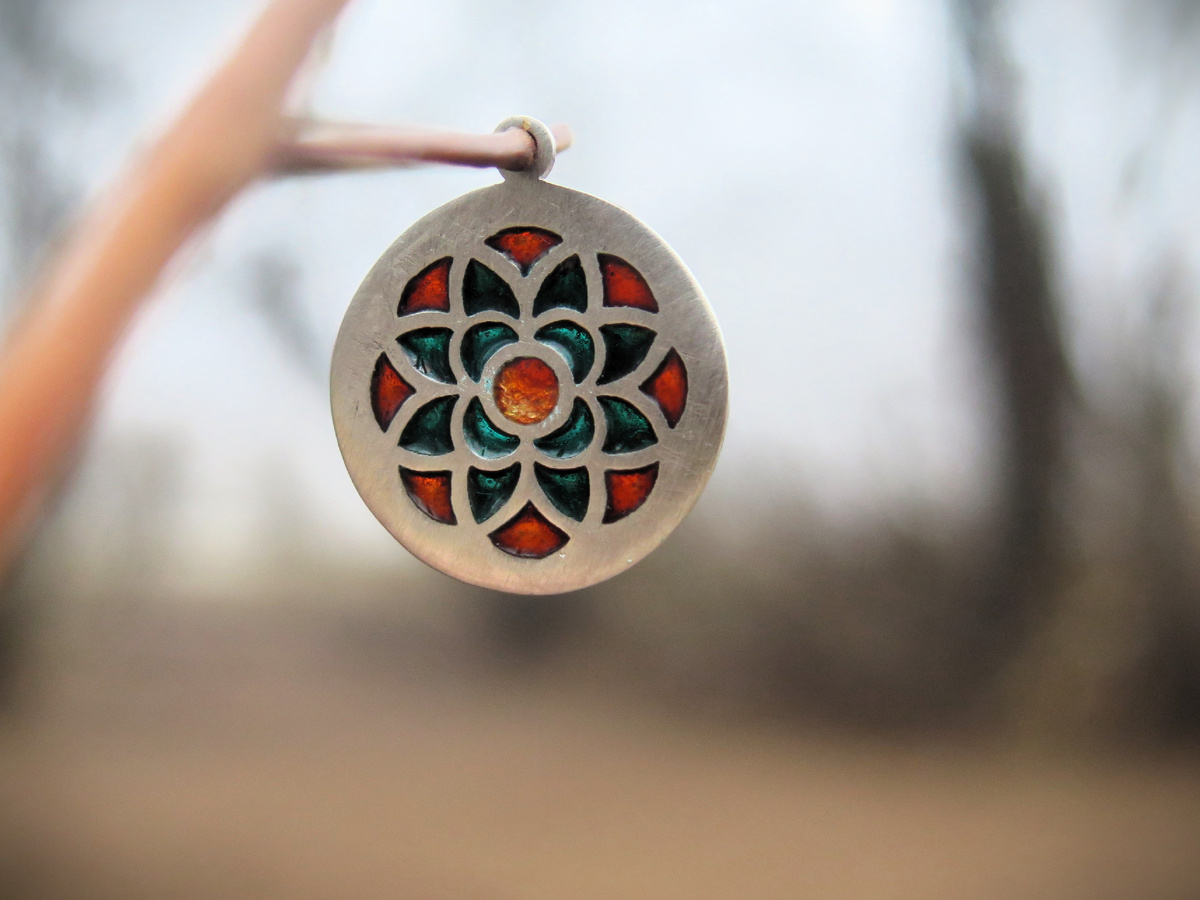 Витражная эмаль моей работы. Сестрорецк ноябрь 2024.